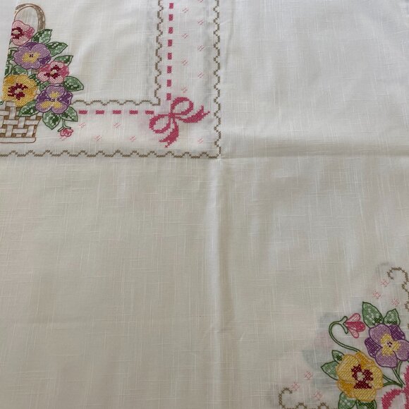 Vintage Hand Embroidered Pansy Tablecloth - Picture 5 of 7